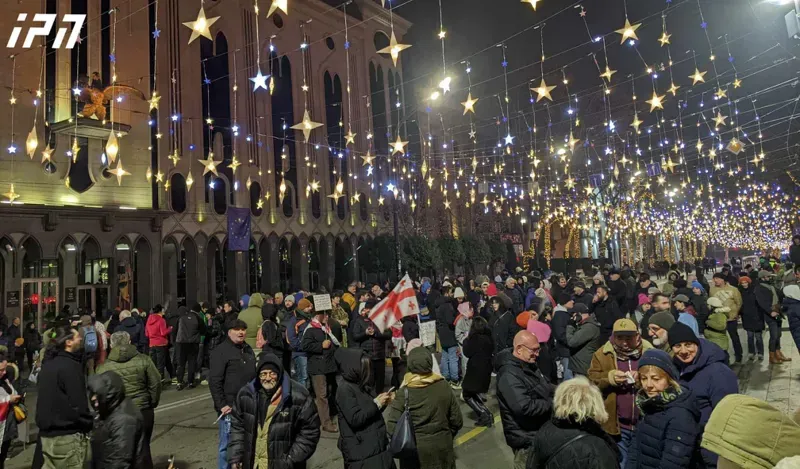 პარლამენტის წინ საპროტესტო აქცია მიმდინარეობს - ამ დროისთვის რუსთაველის გამზირი გადაკეტილია