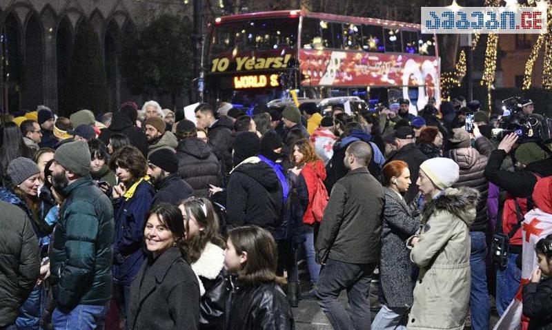 აქციის მონაწილეებმა რუსთაველის გამზირი კვლავ გადაკეტეს
