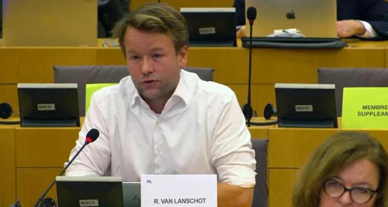 "როცა აშშ სანქციებს უწესებს ივანიშვილს, ევროკავშირის საბჭო მხოლოდ გეგმებს ამზადებს ქართველი ჩინოვნიკებისთვის დიპლომატიური პასპორტების გაუქმებაზე, რაც არასაკმარისია" - ევროპარლამენტარი