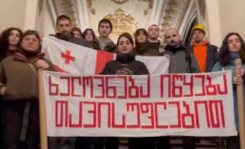 "ვაცხადებთ დაუმორჩილებლობას - დავიკავეთ აკადემია და უვადოთ ვიქნებით აქ" - სამხატვრო აკადემიის სტუდენტები
