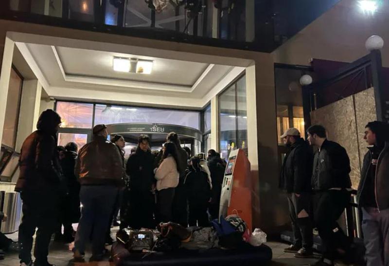 რა ხდებოდა წუხელ სეუ-სთან - "რამდენიმე სტუდენტს არ აქვს აქტიური სტატუსი, ახლა აღარ უშვებენ, ვისაც სტატუსი აქტიური აქვს, მათაც არ უშვებენ"