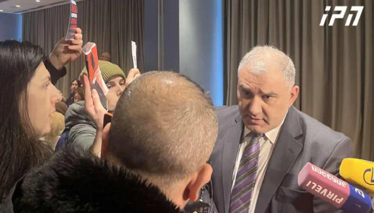 ხმაური და დაპირისპირება ჯანდაცვის მინისტრთან - რა უპასუხა სარჯველაძემ პროტესტანტებს?