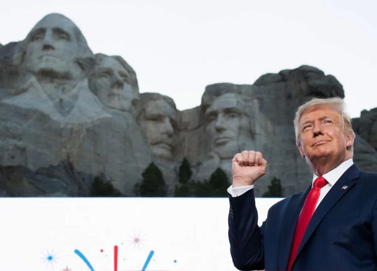 ტრამპის მხარდამჭერები რაშმორის მთაზე, ლინკოლნისა და ჯორჯ ვაშინგტონის გვერდით, დონად ტრამპის სახის ამოტვიფრას ითხოვენ