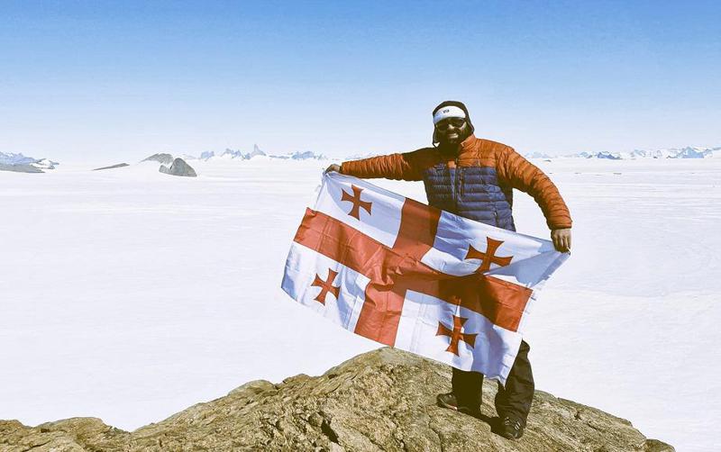 "მყინვარების მხოლოდ კავკასიის რეგიონში შენარჩუნებაზე საუბარი არასერიოზული იქნება" -  ინტერვიუ მეცნიერთან, რომელიც ერთადერთი ქართველია, ვინც 2 ანტარქტიკულ ექსპედიციაში მიიღო მონაწილეობა