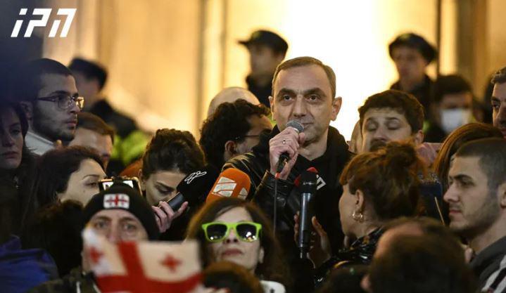 გიორგი ქადაგიძე, რომელიც გუშინდელ აქციაზე დააკავეს, დუშეთის მუნიციპალიტეტის იზოლატორშია გადაყვანილი