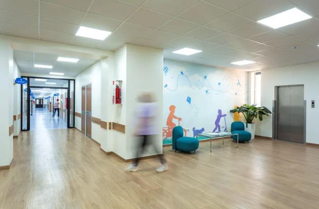 "ბავშვი რჩება ჩვენთან, როგორც ვიცით, გამოძიება დაწყებულია" - რას აცხადებენ კლინიკაში, სადაც, გავრცელებული ვერსიით, წყლით დაზიანებული ბავშვი მკურნალობს?