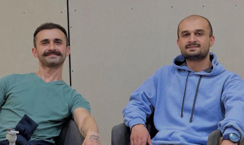 "მე და ჩემი ძმა წლებია, თბილისში ერთად ვცხოვრობთ, მშობლები თერჯოლაში არიან.. მათ ახლა ჩემი იმედი აქვთ" - რას ჰყვება პატიმრობაში მყოფ იუმორისტზე ძმა