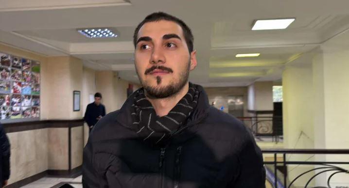 “პოლიციელმა ქუდი მომაძრო და შემდეგ სახეში მესროლა, მკითხა რატომ ვიმყოფებოდი აქციაზე“ - მზია ამაღლობელის მხარდასაჭერ აქციაზე დაკავებული სტუდენტი