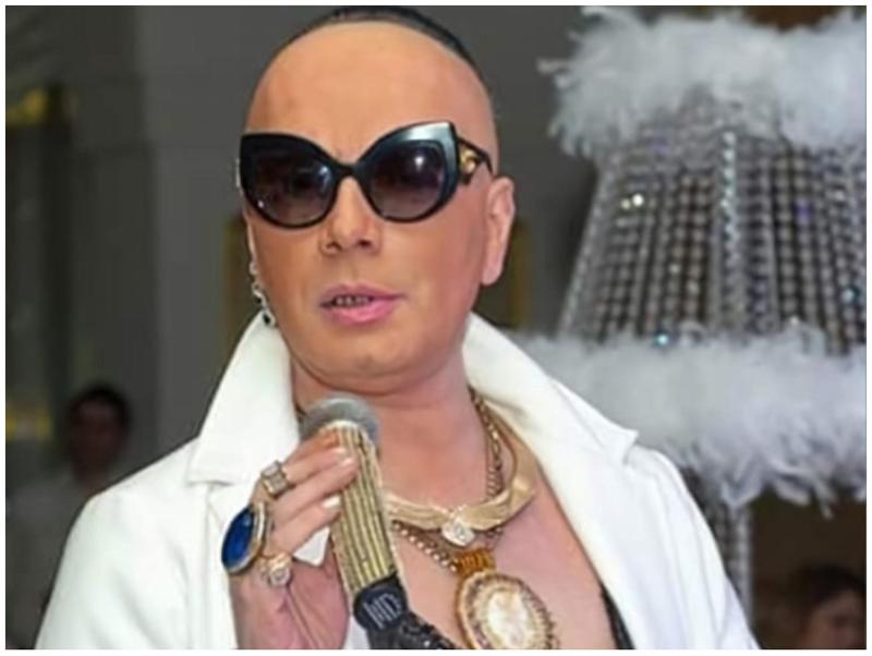 გია სურამელაშვილის თქმით, მოსკოვში არა კონცერტის გასამართად, არამედ გამოკვლევებზე მიდის - "იქ ჩემს მეგობრებს ვუმღერებ"