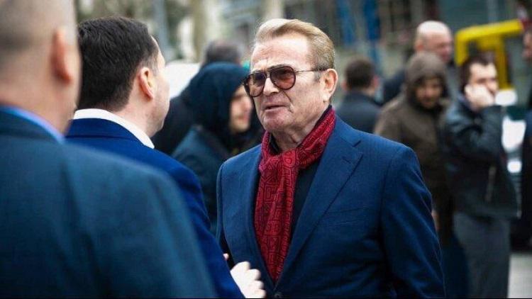 კობახიძე ბიზნეს-სექტორის წარმომადგენლებს ხვდება: რა თქვა თემურ ჭყონიამ შეხვედრაზე შესვლამდე? - "ჩემი ორი მეგობარი რომ არის დაკავებული, შეწუხებული ვარ“