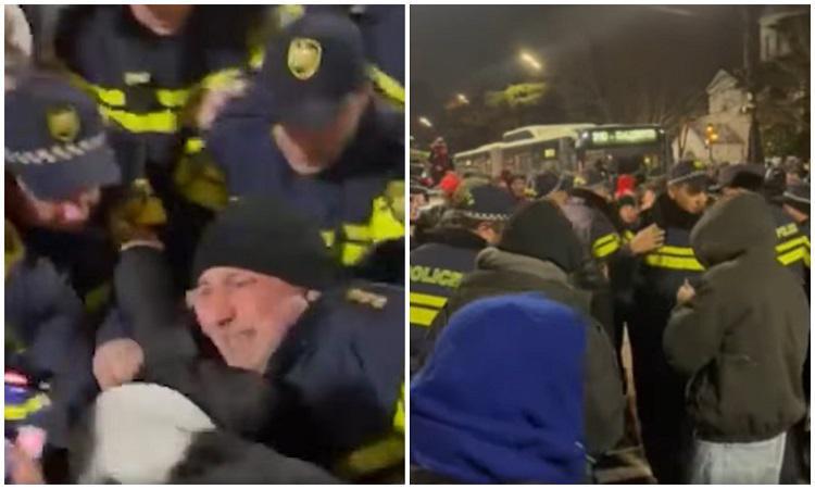 პარლამენტთან შეკრებილებსა და პოლიციას შორის დაპირისპირებაა - პროტესტი გრძელდება, გადაკეტილია რუსთაველის გამზირი