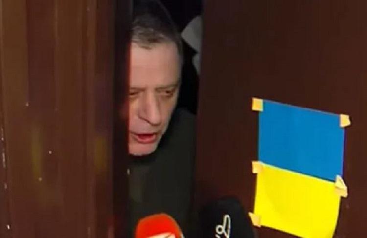 “ჩხრეკაზე შემოვიდნენ დილას, ამოიღეს ტელეფონები, ლეპტოპები და კომპიუტერი - ვუკავშირებ იმას, რომ სულ აქციებზე ვარ“ - სანდრო ცნობილაძე