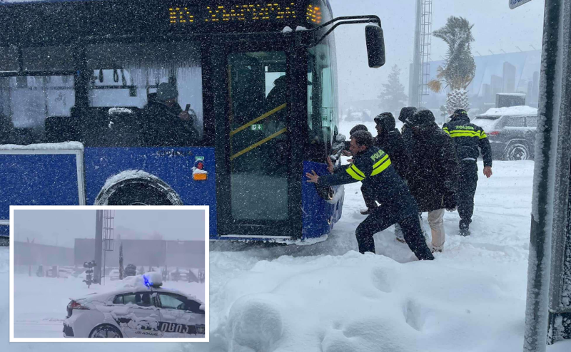 "10 წელია ასეთი ნალექი არ გვინახავს" - თოვლში ჩარჩენილი ტრანსპორტი და პარალიზებული ბათუმი: ფოტოები სტიქიის ადგილიდან