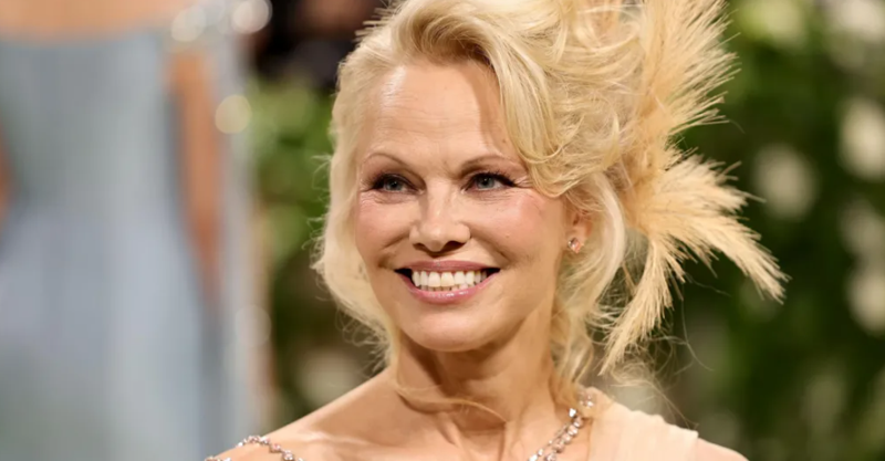 "ჩემთვის "მაშველები" უმანკო და სასიამოვნოდ საყურებელი იყო" - პამელა ანდერსონი წარსულზე და ახალ ცხოვრებაზე