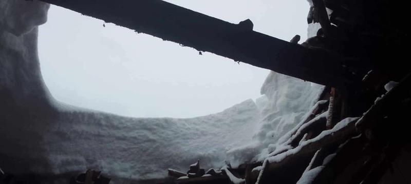 "ჩემი შვილები ნაქირავებში არიან თბილისში და ახლა ეს პატარა სახლიც დაგვენგრა" - რას ჰყვება მამაკაცი ჭანჭათიდან, რომელსაც სახლი დაენგრა და ქვეშ მოიყოლა