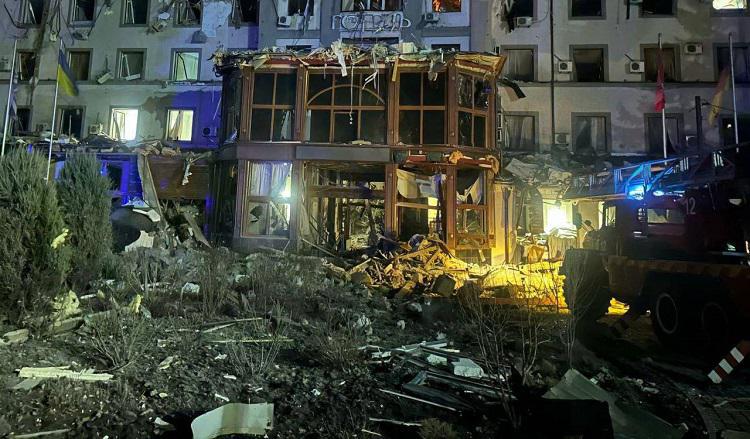 მძიმე ღამე უკრაინისთვის - რუსებმა კრივი-რიჰი დაბომბეს: დაშავდა 31 მშვიდობიანი მოსახლე, გარდაცვლილია 4 (ფოტო/ვიდეო)