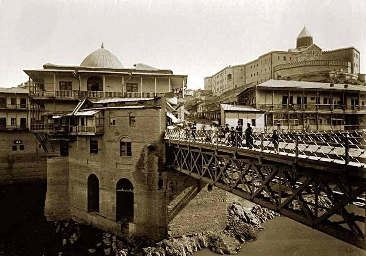 რომელია თბილისში უძველესი ხიდი და რომელს უწოდებდნენ "ვირის ხიდს"? - "ციხესა და ქალაქს შორის საჭირო იყო კავშირი, რასაც...