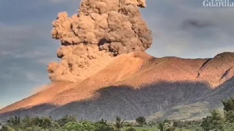 ფერფლით დაფარული და ევაკუირებული სოფლები, განგაშის მე-3 დონე - ფილიპინებში ვულკანი ამოიფრქვა (ფოტო/ვიდეო)
