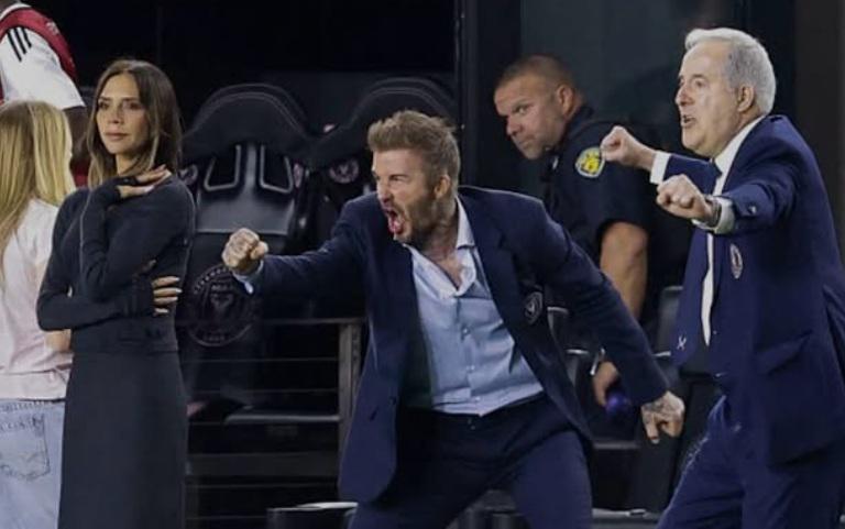 "ამბობენ, რომ ჩემს ცოლს ფეხბურთი არ უყვარს... როგორ ბედავენ?" - ვიქტორია ბეკჰემის რეაქცია მაშინ, როცა მოედანი ემოციებისგან "აფეთქდა" და დევიდის ხუმრობა ცოლზე