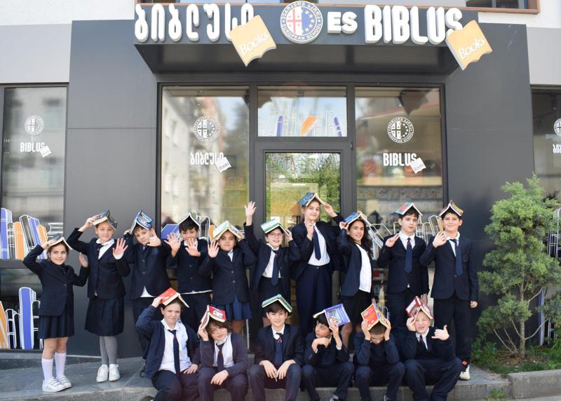 კომპანიები, რომლებიც წიგნის ჩუქების კამპანიაში ერთვებიან - ვის და სად დაასაჩუქრებენ წიგნებით "სოკარი", "ევროპული სკოლა", Holiday Inn Tbilisi და "კოკა-კოლა"