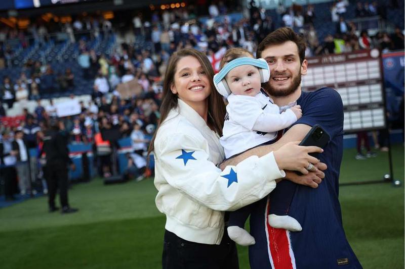 "აქ ბედნიერი ვარ... შესანიშნავ ქალაქში ვცხოვრობ და დიდებული გუნდის წევრი ვარ.  მგონია, ქალაქი მნიშვნელოვანია, მეტადრე როცა ოჯახი გყავს..." - "კვარა" პარიზსა და "არსენალთან" მომავალ მატჩზე