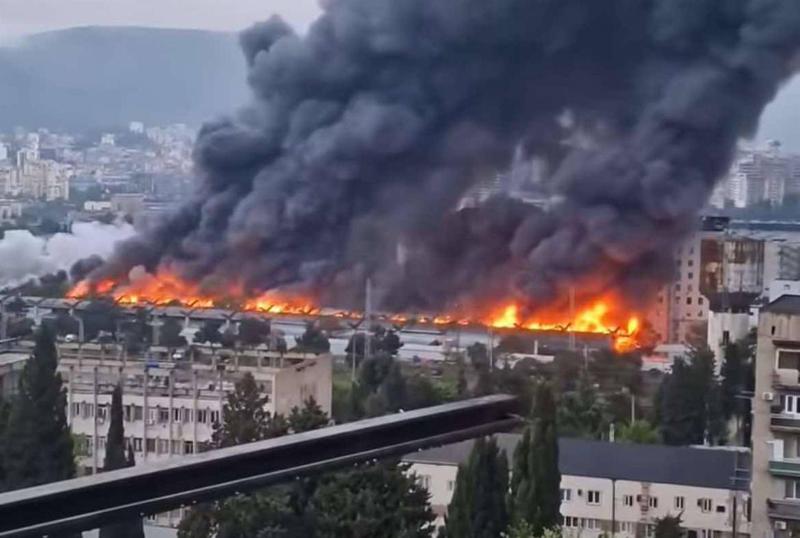 ძლიერი ხანძარი ვაგზალზე - რა ვითარებაა ადგილზე (ფოტოები)