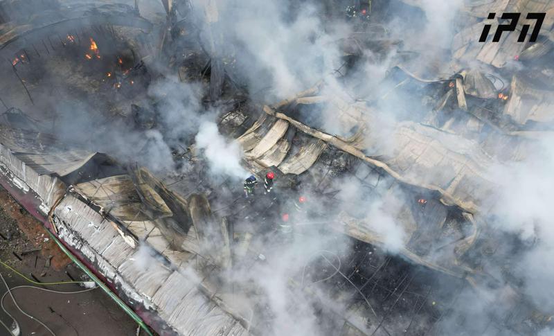 რა ხდება ამ დროისთვის ვაგზლის ბაზრობის ტერიტორიაზე, სადაც ცოტა ხნის წინ ხანძარი მძვინვარებდა (ფოტო/ვიდეო)