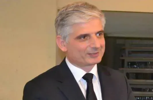 "ქუთაისის საერთაშორისო უნივერსიტეტის რექტორის თანამდებობას პირადი განცხადების საფუძველზე ვტოვებ" - გია ხუბუა