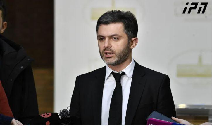 ე.წ. ვაგზლის ბაზრობაზე გაჩენილი ხანძრის შედეგად დაზარალებულებს თბილისის ვიცე-მერი ირაკლი ხმალაძე შეხვდა