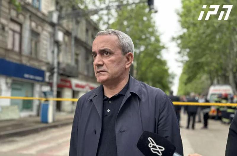 “შენობის ავარიულობის შესახებ ინფორმაცია გვქონდა, მაგრამ მცხოვრებლები არ იყვნენ თანახმა, რომ გასულიყვნენ“ - ნაძალადევის რაიონის გამგებლის თქმით, კორპუსიდან ყველა ოჯახი სასტუმროში გადავა