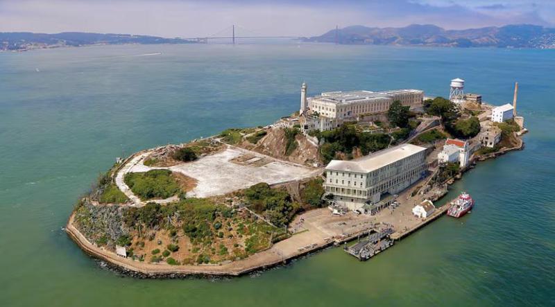 ალკატრასი ბრუნდება? - ტრამპი მსოფლიოში ყველაზე საშიში ციხის ხელახლა გახსნას გეგმავს: ყველაფერი "მოჩვენების კუნძულსა" და მის ყოფილ ბინადრებზე