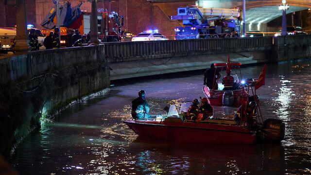 დადასტურდა ინფორმაცია, რომ მანქანას, რომელიც მტკვარში გადავარდა, რასაც ახალგაზრდები ემსხვერპლნენ, სხვა მანქანა შეეჯახა უკნიდან - დაკავებულია ერთი ადამიანი