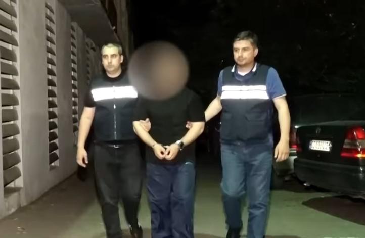 “ფიზიკურად იძალადა, რის შედეგად წაიქცა და თავის არეში დაზიანება მიიღო“ - პოლიციამ ბექა ონიანზე ძალადობის საქმეზე ჯანმრთელობის განზრახ მძიმე დაზიანების მუხლით ერთი პირი დააკავა