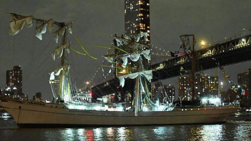 მექსიკის სამხედრო-საზღვაო ძალების გემი ბრუკლინის ხიდს შეეჯახა, დაიღუპა 2 ადამიანი, დაშავდა19  რა კადრები გადაიღეს თვითმხილველებმა