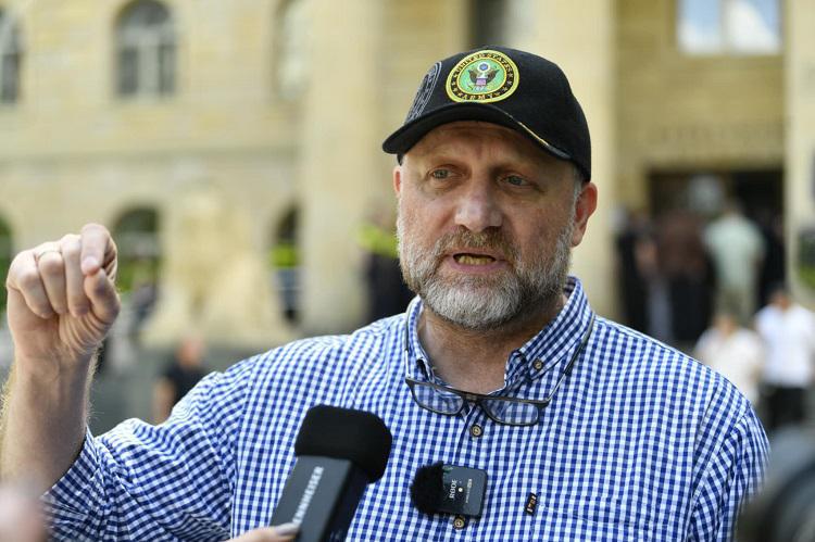 “შეიძლება არ დაიჯერო, რომ “დიფ სტეიტი“ მართავს სამყაროს, მაგრამ ის აუცილებლად უნდა დაიჯერო, რომ ამის სჯერა ამ ქვეყნის უმრავლესობას“ - ზურაბ ჯაფარიძე