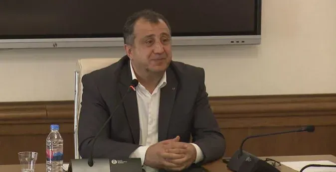 "2008 წლის 7 აგვისტოს სააკაშვილმა მითხრა, "თუ დღეს კიდევ მოხდება დარღვევა, ცხინვალში შევალთო", ვუპასუხე, "ზუსტად ამას ელოდებიან რუსები-მეთქი", მისი პასუხი იყო: "ნუ გეშინია" - სანაკოევი