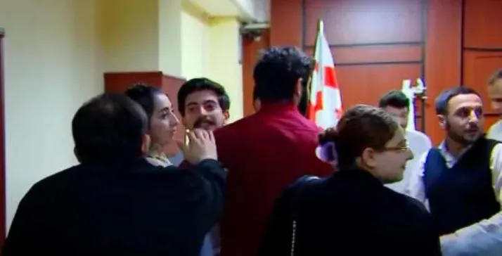 წულუკიანის შეურაცხყოფის ბრალდებით, კიდევ ერთ აქტივისტს შეუფარდა სასამართლომ პატიმრობა