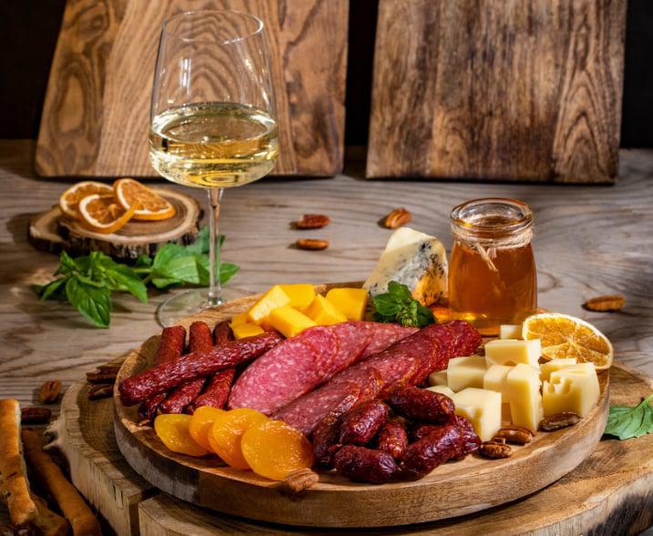 გემო იტალიიდან – რატომ ჰქვია ქართულ ძეხვებს იტალიური რეგიონების სახელები?