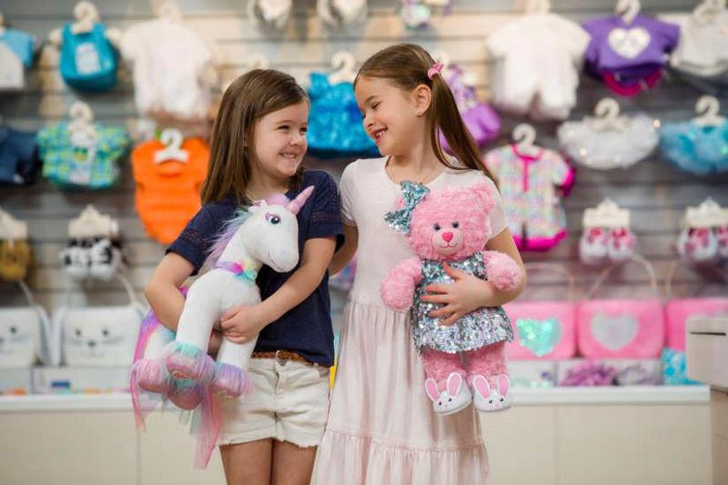 სათამაშო, რომელიც მოზრდილებსაც უყვართ: რაშია Build-A-Bear-ის საიდუმლო?