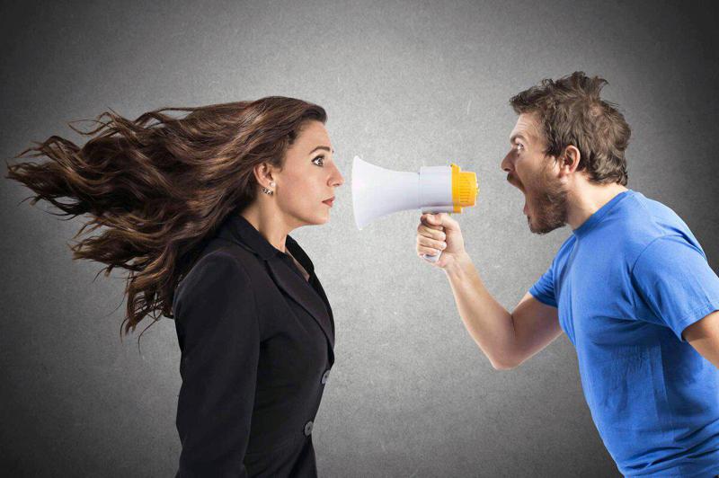 რატომ ემართებათ ისტერიკა მამაკაცებს? ანუ მას ახლანდელი, ყოფილი და მომავალი პარტნიორი ერთნაირად უყვარს