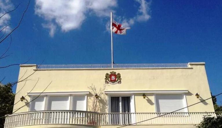 ისრაელში საქართველოს საელჩოსთან ჭურვი ჩამოვარდა - რა ინფორმაციას ავრცელებს საელჩო