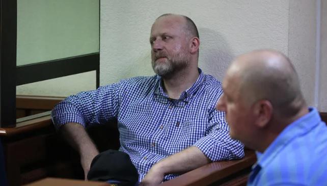 “ადამიანი წლებია გამოკეტილია სადღაც, გარეთ მხოლოდ დასაფლავებებზე გამოდის, სახლში ჰყავს ზვიგენები, საჯაროდ აწამებს ადამიანებს და უკვე 14 წელია ბოდავს“ - ზურაბ ჯაფარიძე ბიძინა ივანიშვილზე