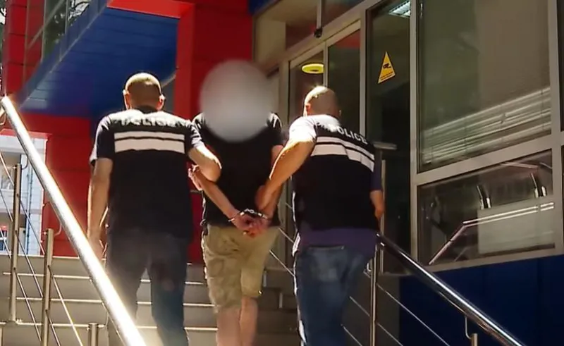 პოლიციამ ნარკოდანაშაულის ბრალდებით 3 პირი დააკავა