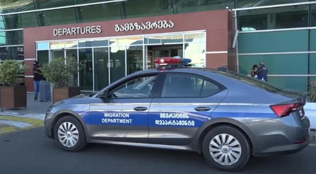 უკანონო მიგრანტის აღმოჩენის და მისი იდენტიფიცირების მიზნით, შს სამინისტროს საცხოვრებელ, სამუშაო ადგილას ან სხვა კერძო საკუთრებაში შესვლის და შემოწმების უფლება ექნება