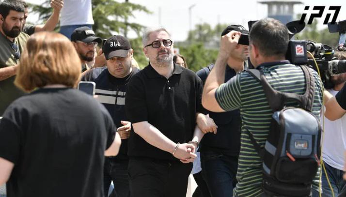 ნიკა გვარამია: "მოდის, რევოლუცია მოდის" - ვისაც ჰგონია, რომ არჩევნები მოდის, მძიმე შეცდომას უშვებს - ოლიგარქია უნდა დაემხოს!"