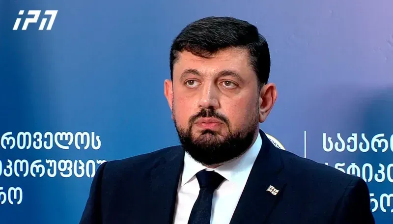 "არ მოვუხსნივარ - ადგილზე ვარ, ნუ გეშინიათ" - რაჟდენ კუპრაშვილი ჟურნალისტებს