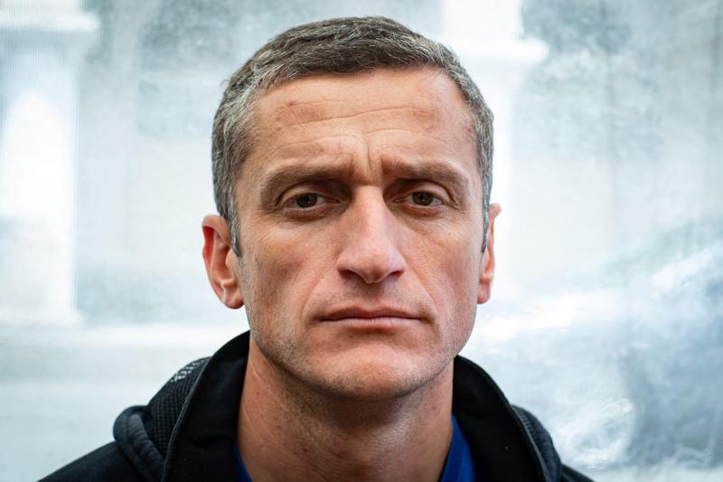 "ბავშვს მაინც შეხედეო - ტარიელს ეხვეწებიან... რისკია, კომაში ჩავარდეს, ვერსად იპოვა სამართალი და მზად არის, თავი გაწიროს" - რას წერენ მოშიმშილე მაღაროელზე