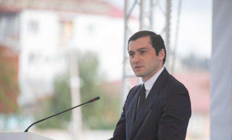 "საცხოვრებლად არ გადასულა გერმანიაში, თვალის პრობლემა აქვს და ამიტომ წავიდა კლინიკაში.. რა თქმა უნდა ჩამოვა" - ალექსი ახვლედიანი რიჟვაძეზე