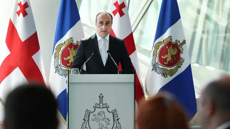 "გვიან ღამით, ქვეყნის მასშტაბით ჩატარებული ღონისძიებების შედეგად დავაკავეთ 34 პირი" - შს მინისტრის ბრიფინგი: რა დეტალები გაასაჯაროვა გელაძემ