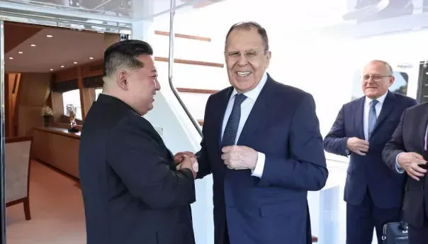 კიმ ჩენ ინი სერგეი ლავროვს შეხვდა - რა დეტალებზე წერს მედია